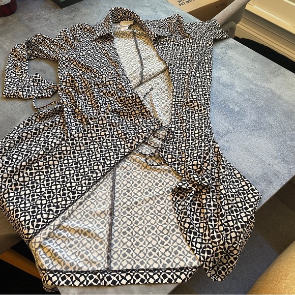 Wrap Dress by Liz Claiborne M - Picture 6 of 10